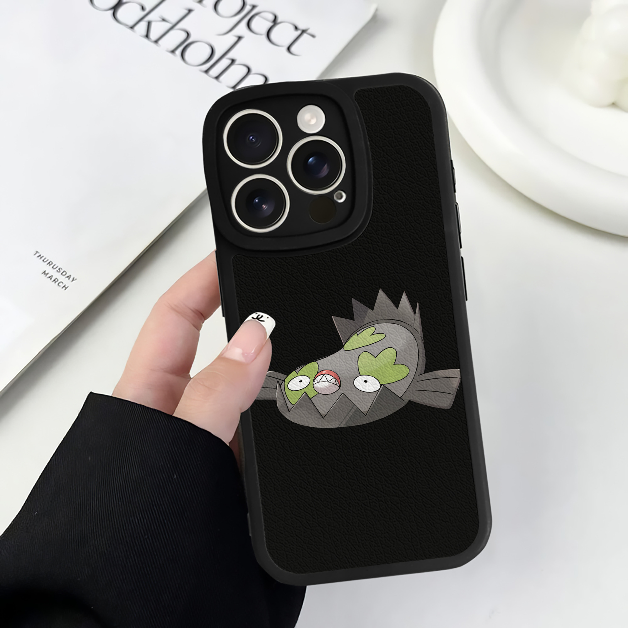 （画像用） ポケットモンスター Pokémon 【iPhone 16シリーズ対応】シリコンスマホケース（レザー調） 材質：シリコン